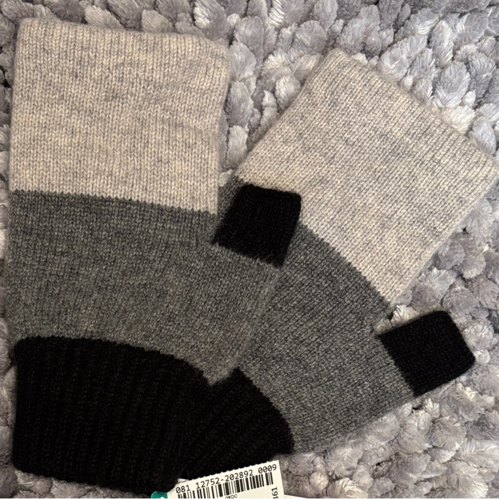 Simons Cashmere Black and Gray Knit Fingerless Gloves